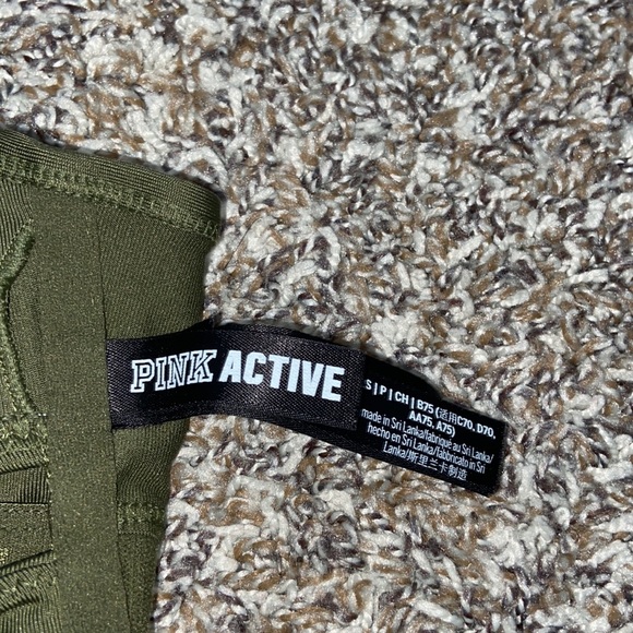 VS Pink Active ultimate lightly lined sport bra S - Picture 3 of 5